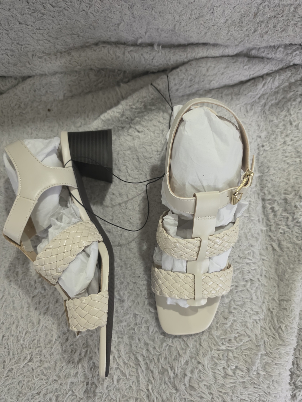 ​NIB Liz Claiborne Clegan Cream Heeled Sandals - Woven, Size 11 M